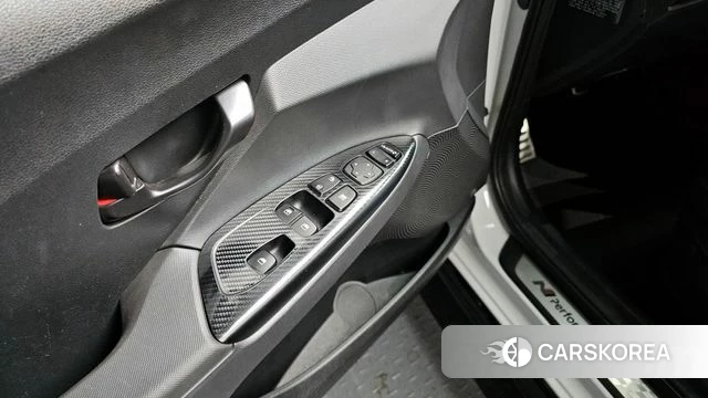 Hyundai Veloster (JS) 2018 Белый из Кореи, фото 4