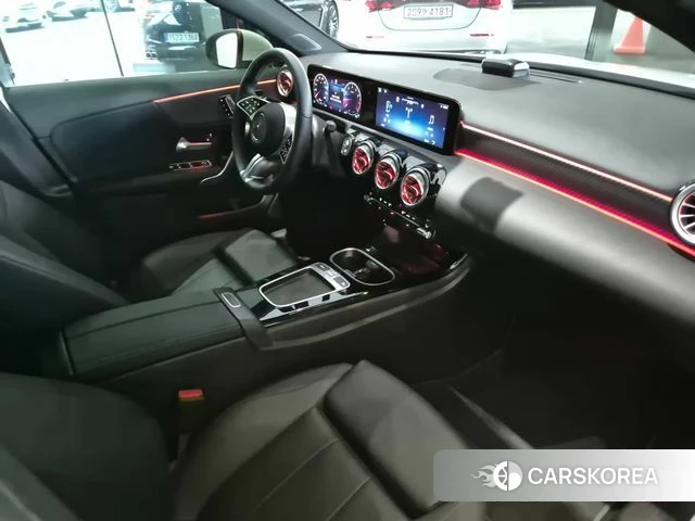 Mercedes-Benz A-Class W177 2025 Белый из Кореи, фото 4
