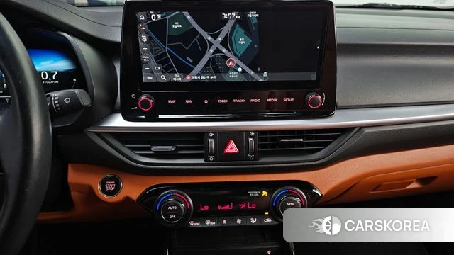 Kia The New K3 2nd generation 2021 Белый из Кореи, фото 4