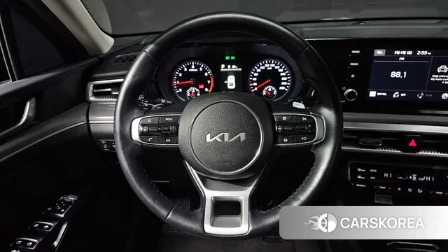 Kia K5 3rd generation 2023 Черный из Кореи, фото 4