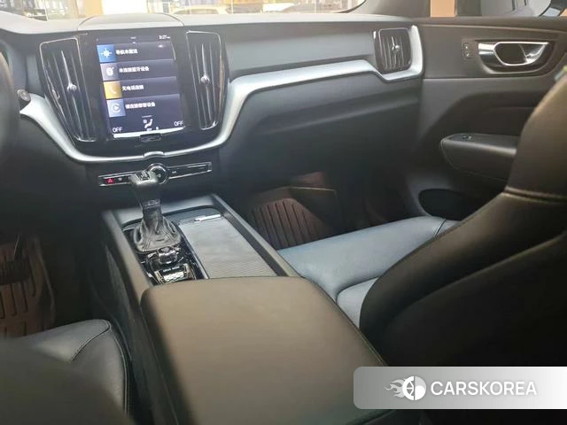 Volvo XC60 2020 Синий из Китая, фото 4
