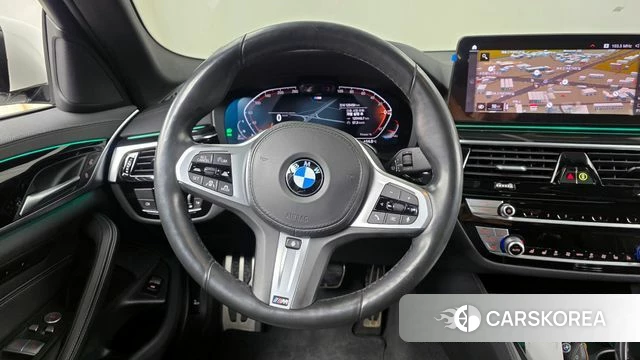 BMW 5 Series (G30) 2021 Белый из Кореи, фото 4