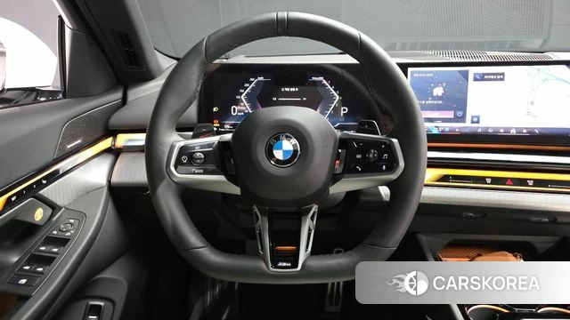 BMW 5 Series (G60) 2025 Белый из Кореи, фото 4