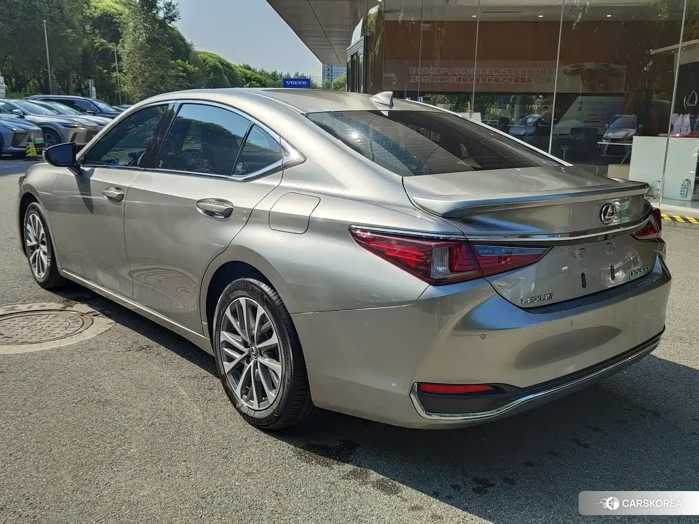 Lexus ES 2024 Silver/gray из Китая, фото 4