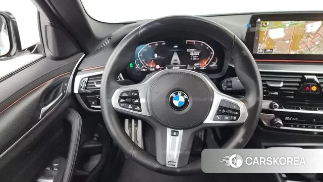 BMW 5 Series (G30) 2022 Белый из Кореи, фото 4