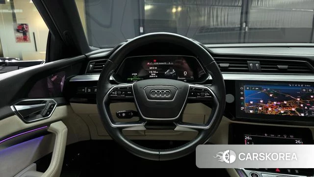 Audi e-Tron 2021 Белый из Кореи, фото 4