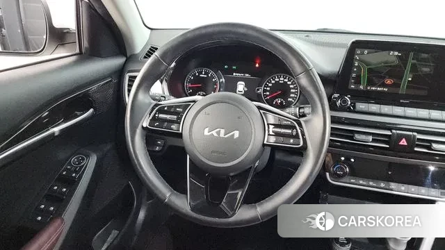 Kia Seltos 2022 Белый из Кореи, фото 4