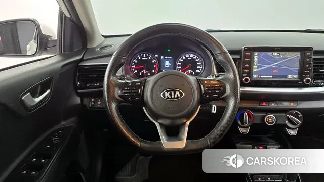 Kia Stonic 2018 Белый из Кореи, фото 4