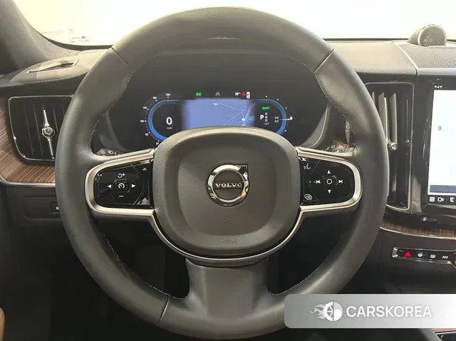 Volvo XC60 second Generation 2025 Белый из Кореи, фото 4