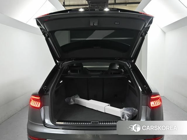 Audi Q8 (4M) 2023 Серый из Кореи, фото 4