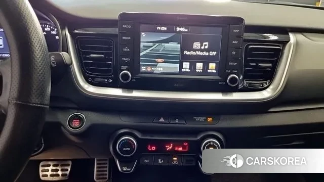 Kia Stonic 2018 Белый двухцветный из Кореи, фото 4