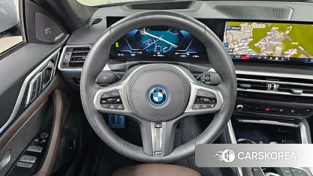 BMW i4 2024 Светло-серебряный цвет из Кореи, фото 4