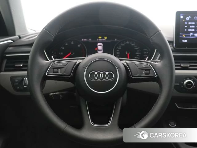 Audi A4L 2018 Белый из Китая, фото 4