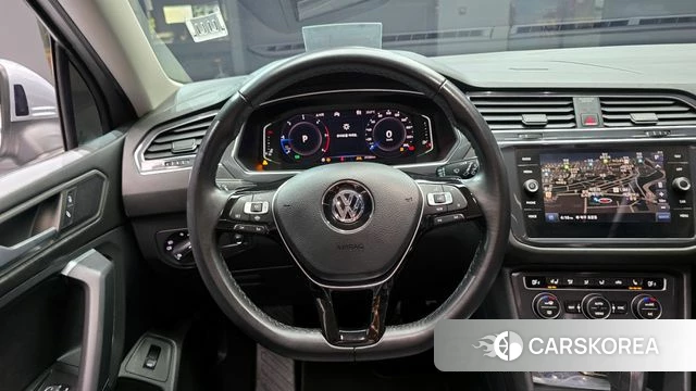 Volkswagen Tiguan Allspace 2020 Серебряный из Кореи, фото 4