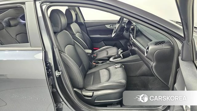 Kia The New K3 2nd generation 2021 Серый из Кореи, фото 4