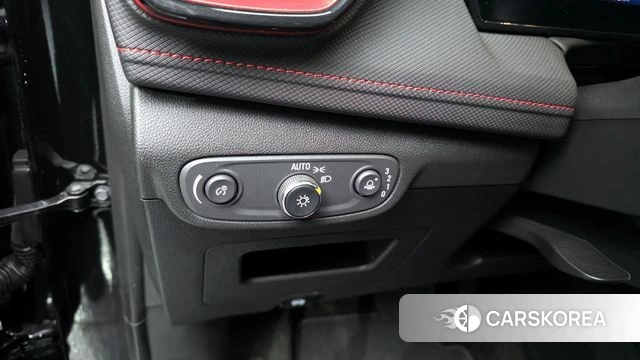 Chevrolet (GM Daewoo) The New Trail Blazer 2023 Черный из Кореи, фото 4