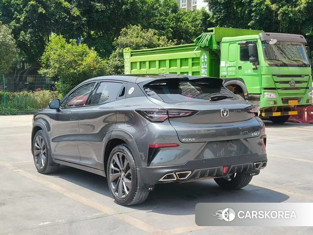 Chang'an UNI-T 2021 Темно-серый из Китая, фото 4