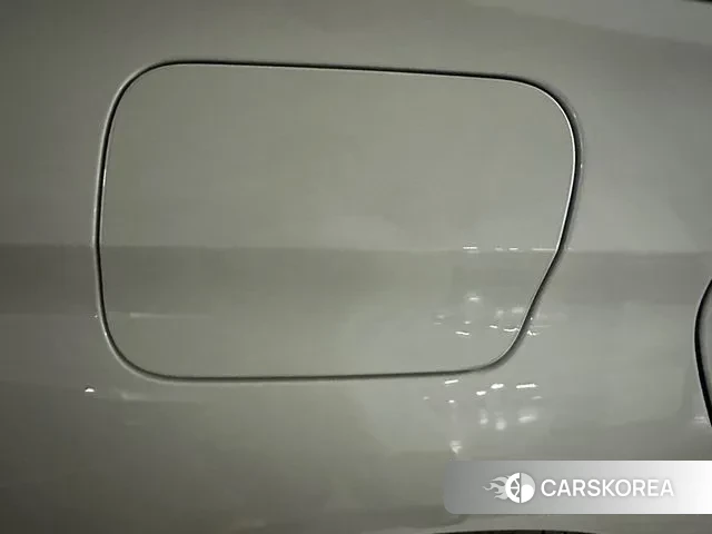 BMW 6 Series GT (G32) 2024 Белый из Кореи, фото 4