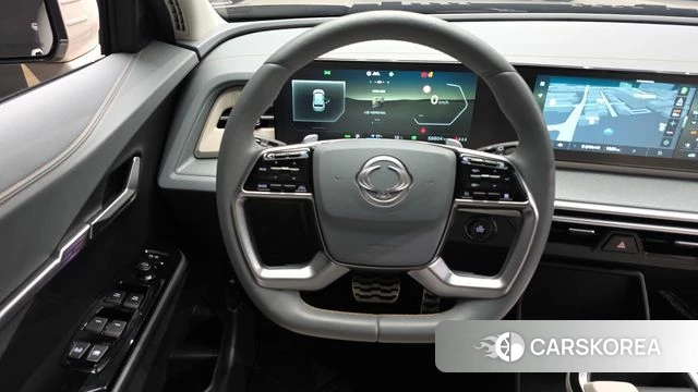 Ssangyong Torres EVX 2024 Серебристо-серый из Кореи, фото 4