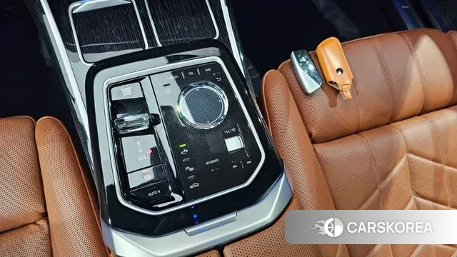 BMW 7 Series (G70) 2025 Черный из Кореи, фото 4