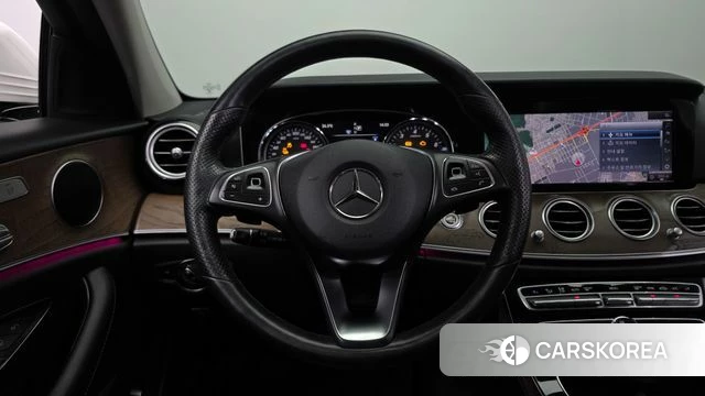 Mercedes-Benz E-Class W213 2018 Белый из Кореи, фото 4