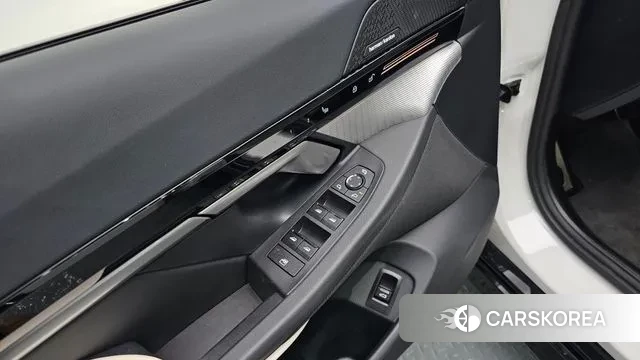 BMW 5 Series (G60) 2024 Белый из Кореи, фото 4