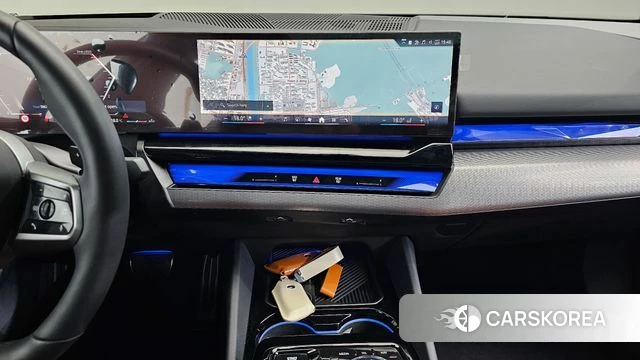 BMW 5 Series (G60) 2025 Белый из Кореи, фото 4