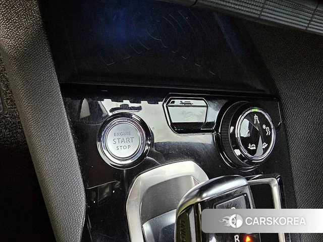 Peugeot 3008 second generation 2020 Серый из Кореи, фото 4