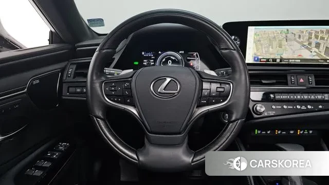 Lexus ES300h 7th generation 2023 Белый из Кореи, фото 4