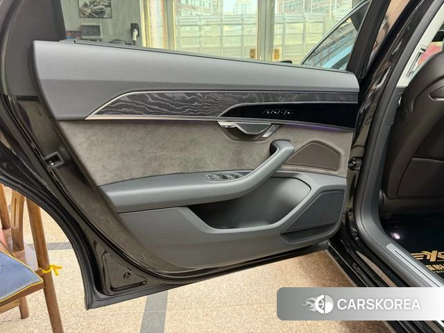 Audi A8 2021 Черный из Китая, фото 4