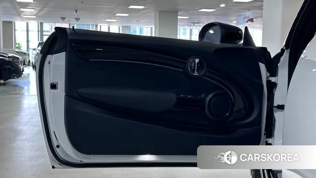 Mini Cooper Convertible 2024 Белый из Кореи, фото 4