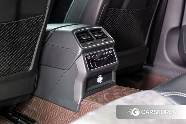Audi A6L 2022 Черный из Китая, фото 4