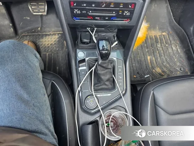 Volkswagen Tiguan second Generation 2021 Белый из Кореи, фото 4