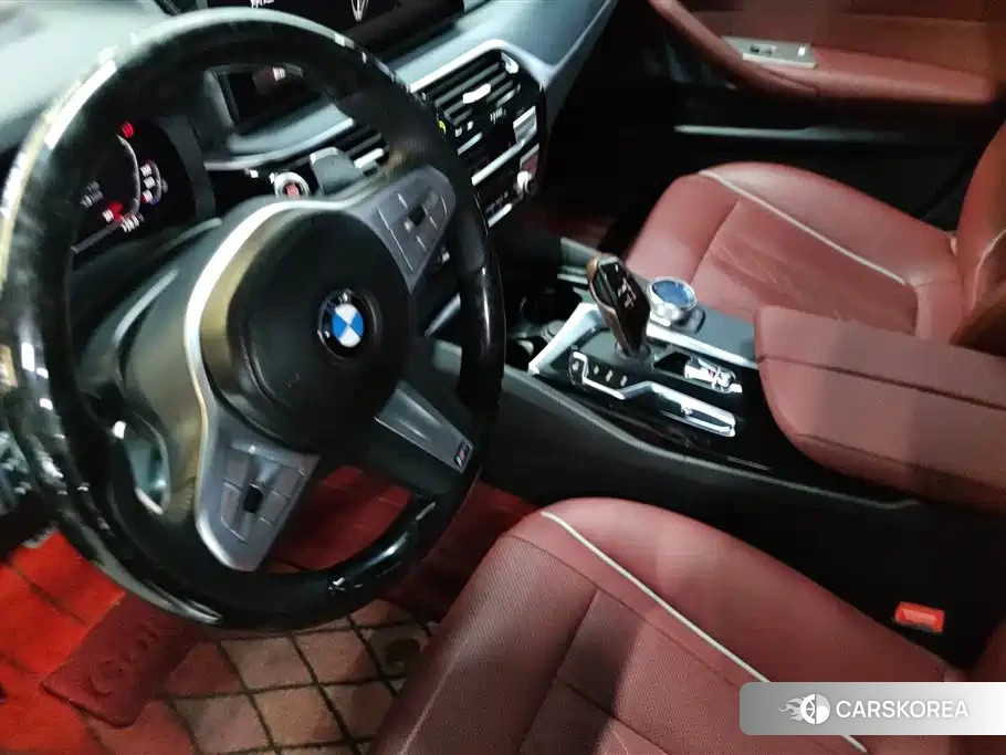 BMW 5 series 2023 Черный из Китая, фото 4
