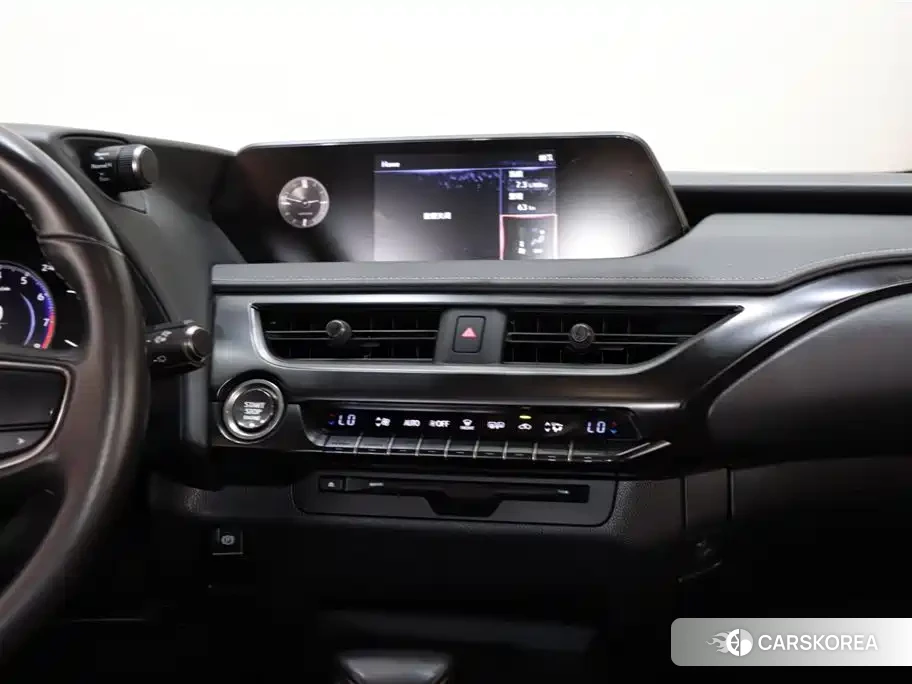 Lexus UX 2022 Silver/gray из Китая, фото 4