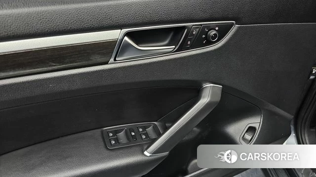 Volkswagen The New Passat 2018 Серебристо-серый из Кореи, фото 4