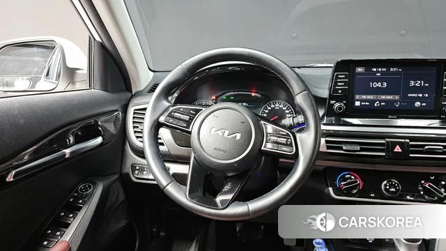 Kia Seltos 2022 Белый из Кореи, фото 4