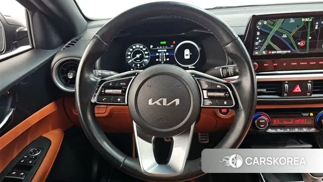 Kia The New K3 2nd generation 2023 Серый из Кореи, фото 4