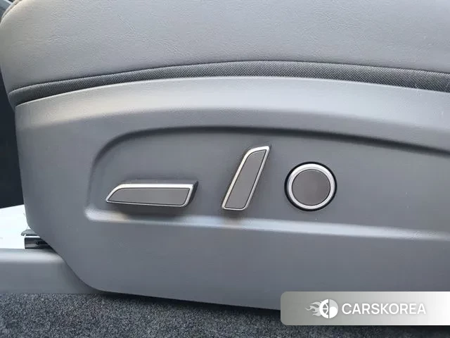 Tesla Model Y 2025 Белый из Кореи, фото 4