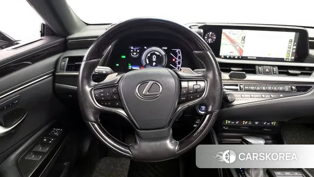 Lexus ES300h 7th generation 2019 Серебряный из Кореи, фото 4