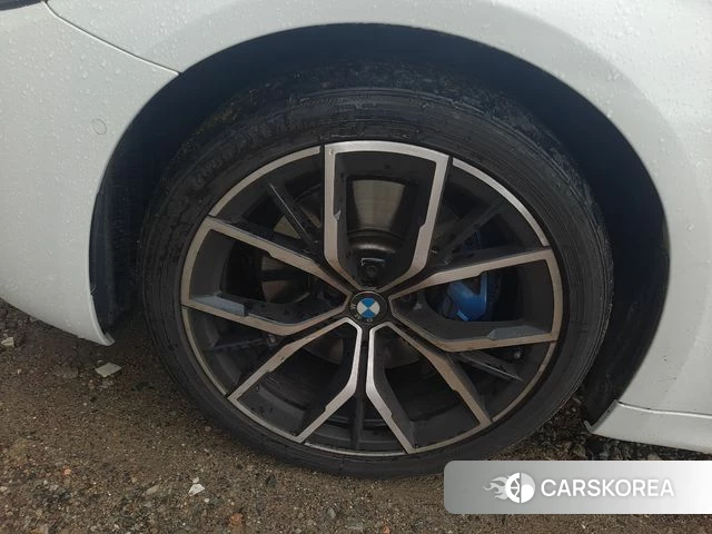 BMW 5 Series (G30) 2023 Белый из Кореи, фото 4
