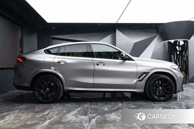 BMW X6 M 2021 Серебристо-серый из Китая, фото 4
