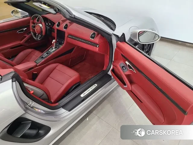 Porsche 718 Boxster 2023 Серебристо-серый из Кореи, фото 4