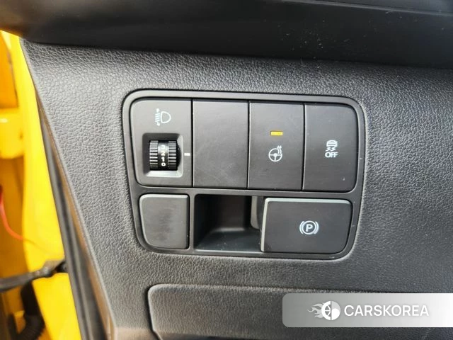 Hyundai Staria 2021 Желтый из Кореи, фото 4