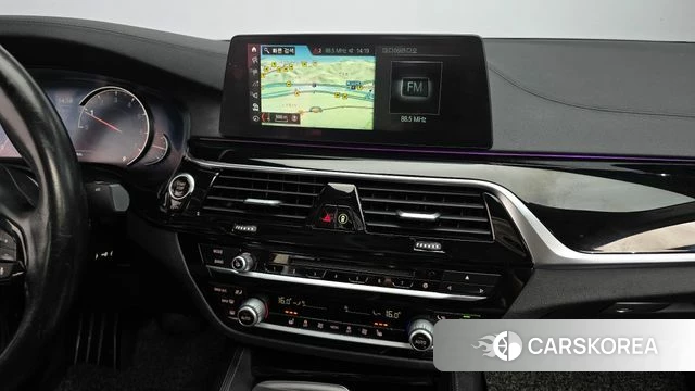 BMW 5 Series (G30) 2018 Черный из Кореи, фото 4