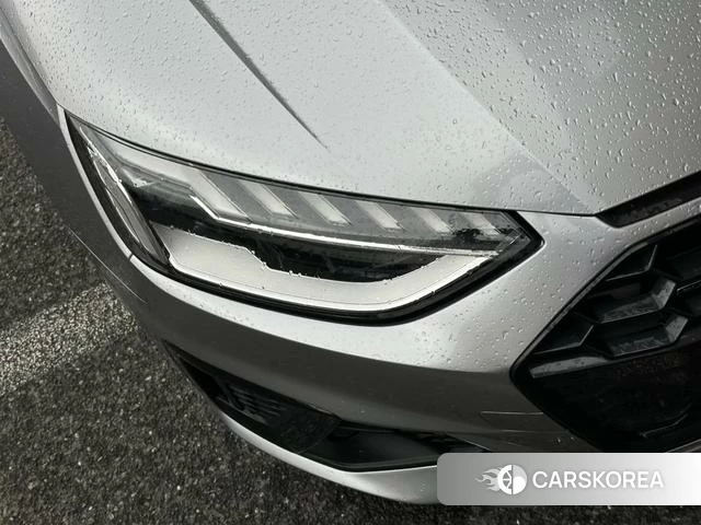Audi A4L 2022 Серебристо-серый из Китая, фото 4
