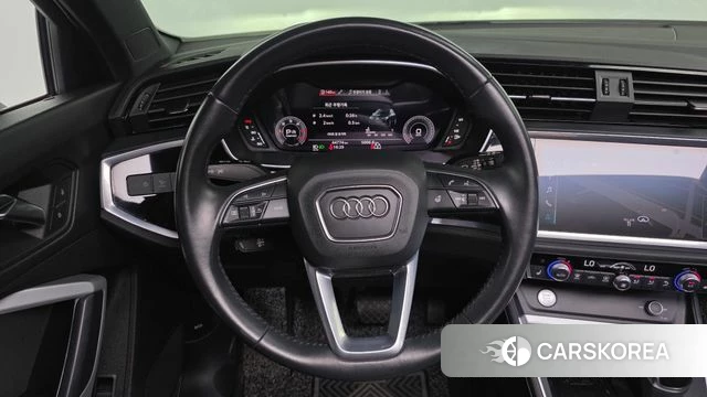 Audi Q3 (F3) 2020 Белый из Кореи, фото 4