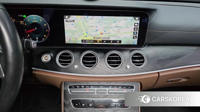 Mercedes-Benz E-Class W213 2022 Белый из Кореи, фото 4