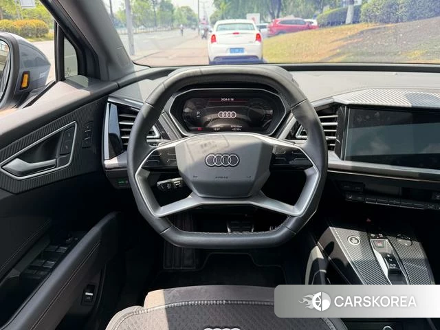 Audi Q4 e-tron 2023 Темно-серый из Китая, фото 4