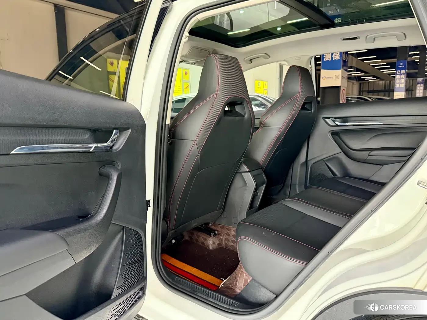 Skoda Komick 2023 Белый из Китая, фото 4